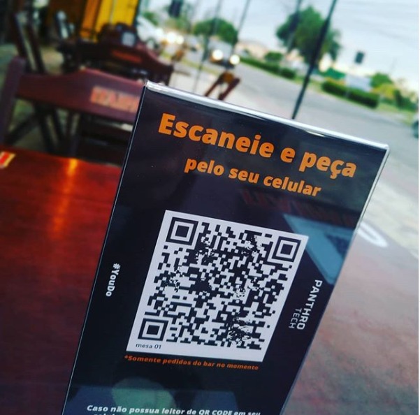 Cliente pode fazer pedidos e pagar o celular usando o QR Code pelo celular