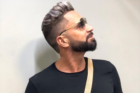 Latino conta que já tentou reunir os 10 filhos no Natal: “Deu confusão” – Foto: Reprodução/Instagram