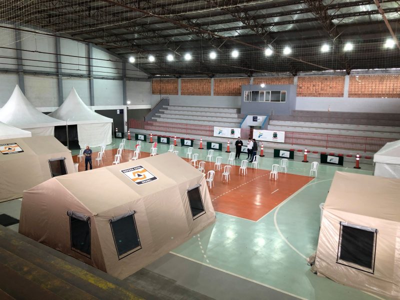 Gin&aacute;sio Jo&atilde;o Santos foi aberto para receber pessoas com suspeita da Covid-19 – Foto: PMG/Divulga&ccedil;&atilde;o/ND