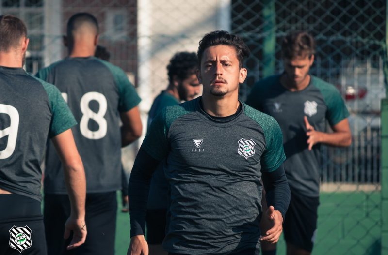 Sanchez, lateral-esquerdo do Figueirense; surpreso com a retirada de sua inscri&ccedil;&atilde;o – Foto: Patrick Floriani/FFC/divulga&ccedil;&atilde;o