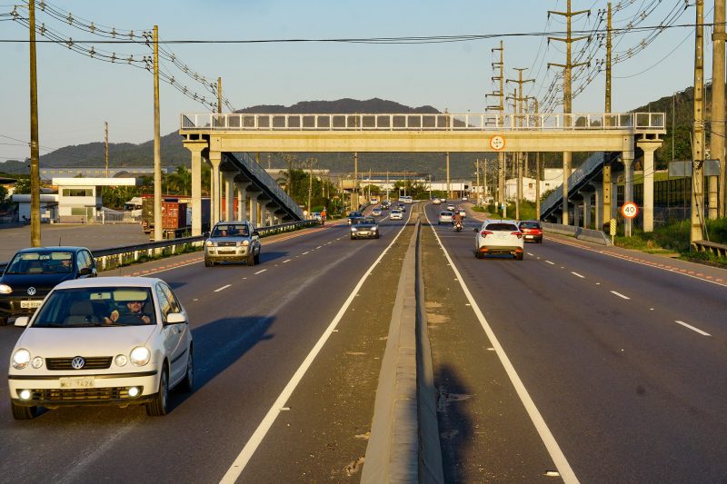 Rodovia faz a liga&ccedil;&atilde;o entre Itaja&iacute; e Brusque – Foto: Mauricio Vieira/Secom/Divulga&ccedil;&atilde;o/ND