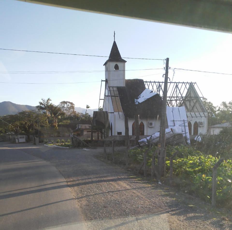 Igreja foi destelhada na Estrada Mildau, na zona rural de Joinville - Reprodução/Redes Sociais/ND
