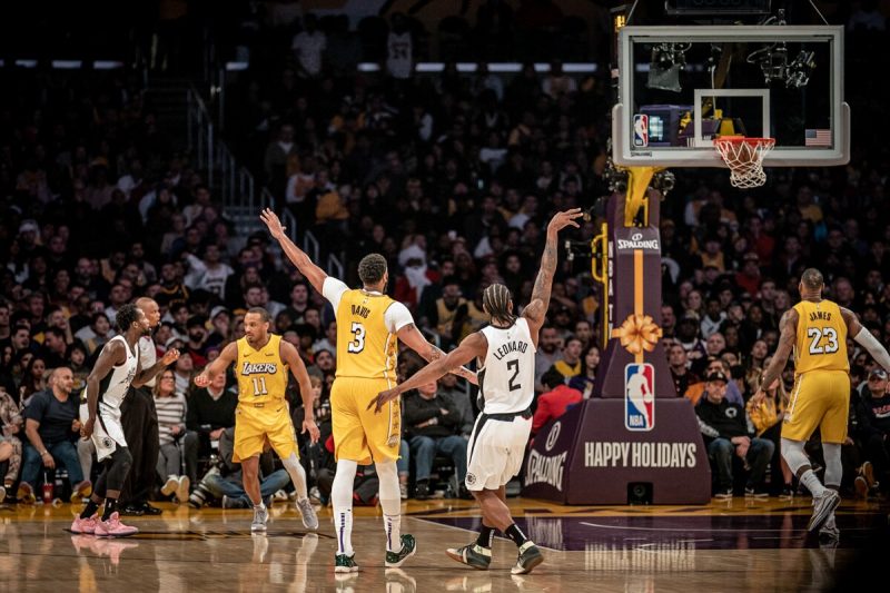 Kawhi Leonard tem o desafio de repetir a dose e, mais uma vez, dar o primeiro t&iacute;tulo da hist&oacute;ria de uma franquia – Foto: NBA/Divulga&ccedil;&atilde;o