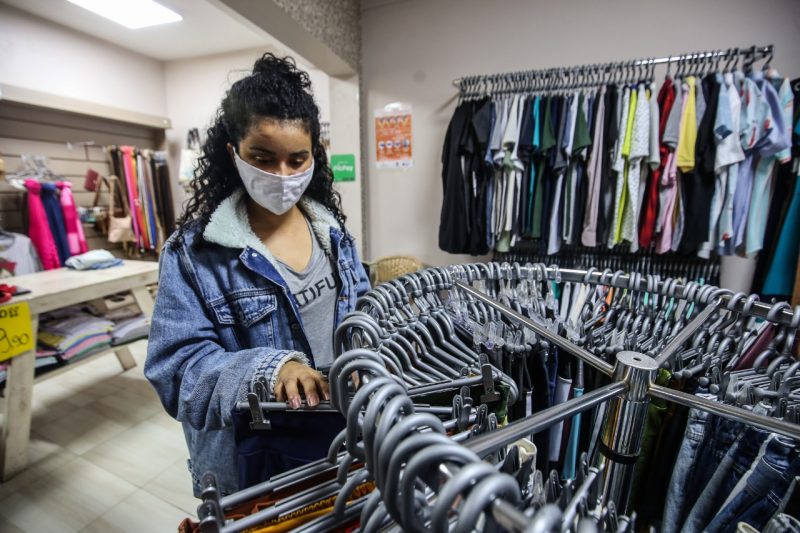 Prova de roupas está autorizada em todas as regiões de Santa Catarina – Foto: Anderson Coelho/ND