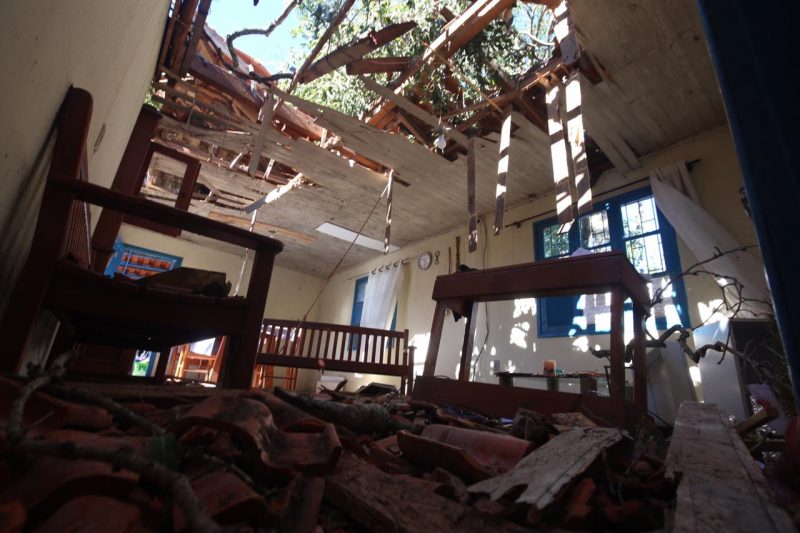 Casa em Florian&oacute;polis foi completamente destru&iacute;da ap&oacute;s passagem de temporal, em julho – Foto: Anderson Coelho/Arquivo/ND