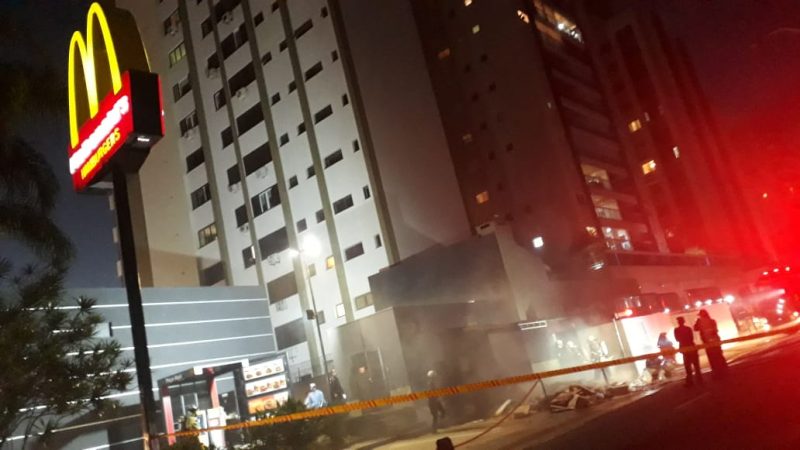 Inc&ecirc;ndio em restaurante come&ccedil;ou no fim da tarde desta quarta-feira (30) – Foto: Reprodu&ccedil;&atilde;o/ND