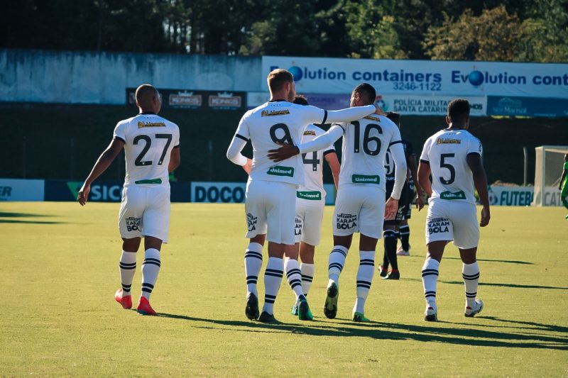 Figueirense comemora a vit&oacute;ria sobre o Juventus – Foto: Patrick Floriani/FFC/divulga&ccedil;&atilde;o