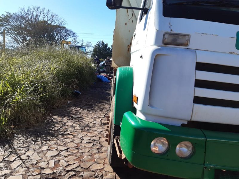 Pol&iacute;cia isolou o local para os levantamentos do acidente – Foto: Diego Antunes/NDTV