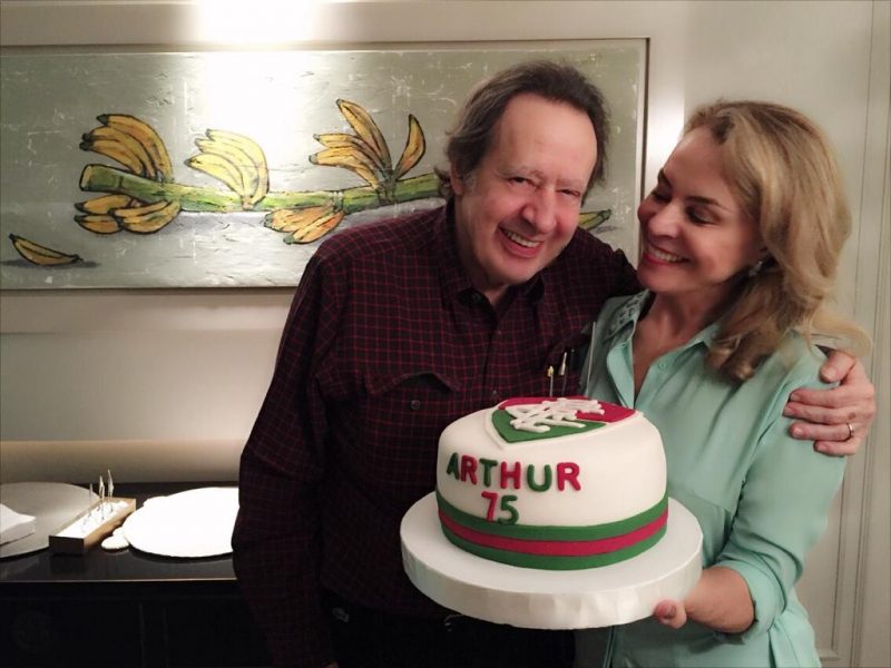 O pianista com Margareth na comemora&ccedil;&atilde;o dos 75 anos – Foto: Divulga&ccedil;&atilde;o