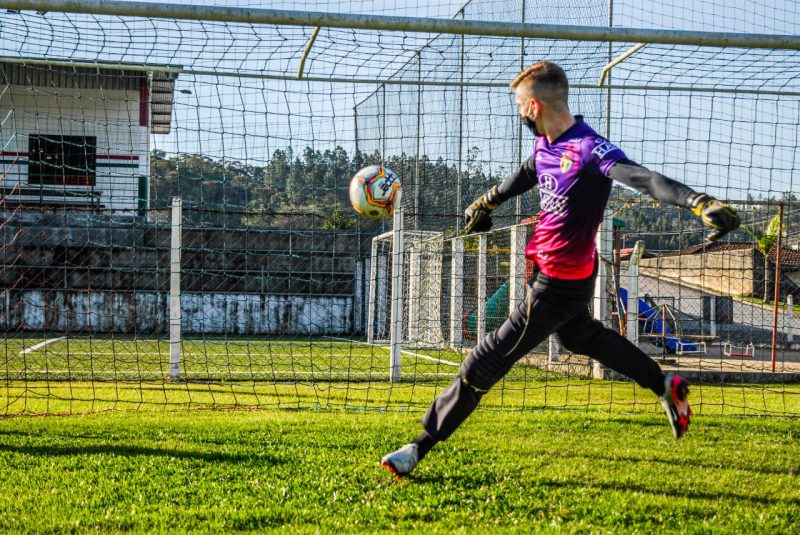 Elenco do Brusque trabalhou no campo do Olaria, na vizinha Guabiruba – Foto: Jefferson Alves/Brusque FC/divulga&ccedil;&atilde;o