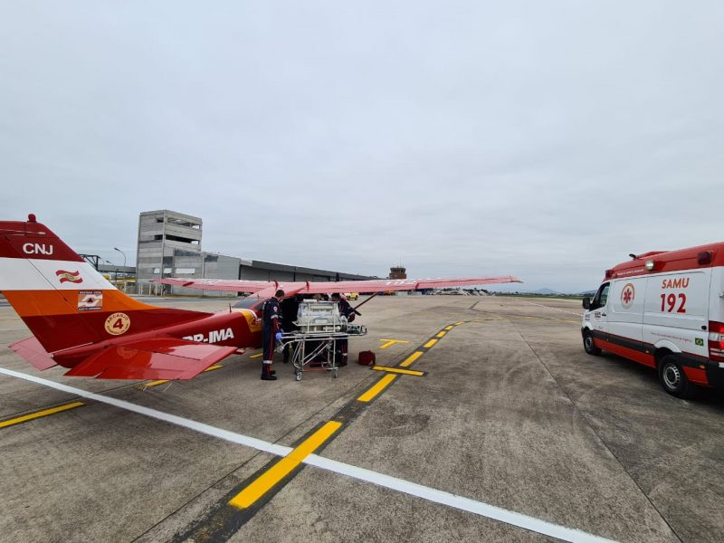 Transporte de beb&ecirc; rec&eacute;m nascido foi realizado por meio do avi&atilde;o Arcanjo-04 – Foto: Bombeiros Militares/Divulga&ccedil;&atilde;o