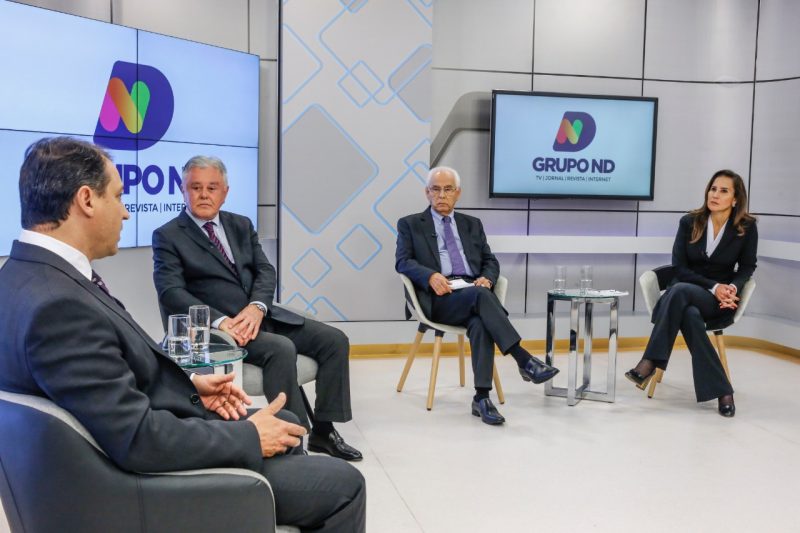 A entrevista com Mois&eacute;s foi conduzida pelo &acirc;ncora da NDTV, Paulo Alceu, e teve as participa&ccedil;&otilde;es do comentarista pol&iacute;tico Moacir Pereira e da apresentadora M&aacute;rcia Dutra – Foto: Anderson Coelho/ND