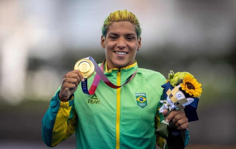 Brasileira garantiu o ouro na maratona aqu&aacute;tica – Foto: Jonne Roriz/COB