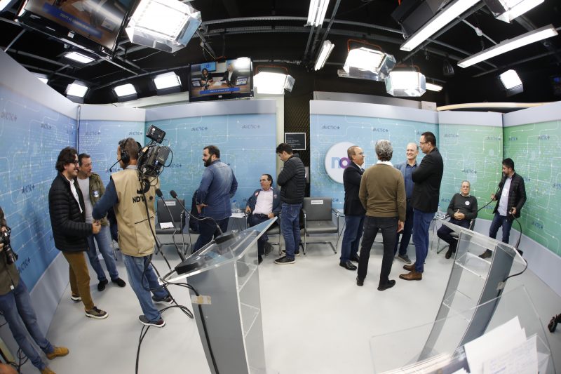 Bastidores do debate para governador de SC – Foto: Jose Somensi/ND