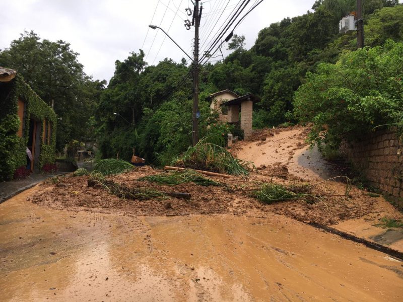 Defesa Civil emite alerta para deslizamentos em 19 municípios de SC – Foto: Ana Vaz/Divulgação/ND