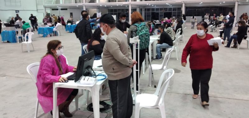 Al&eacute;m dos medicamentos, a prefeitura municipal tamb&eacute;m distribuiu m&aacute;scaras &agrave; popula&ccedil;&atilde;o – Foto: Jader Liberal