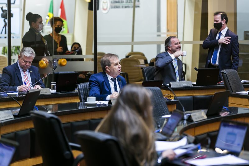 Deputados discutiram a reforma da Previdência e outros assuntos na sessão desta terça-feira. Foto: Fabio Queiroz/AL/ND
