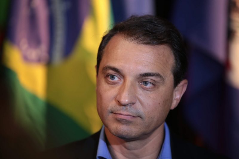 Governador Carlos Moisés de perfil