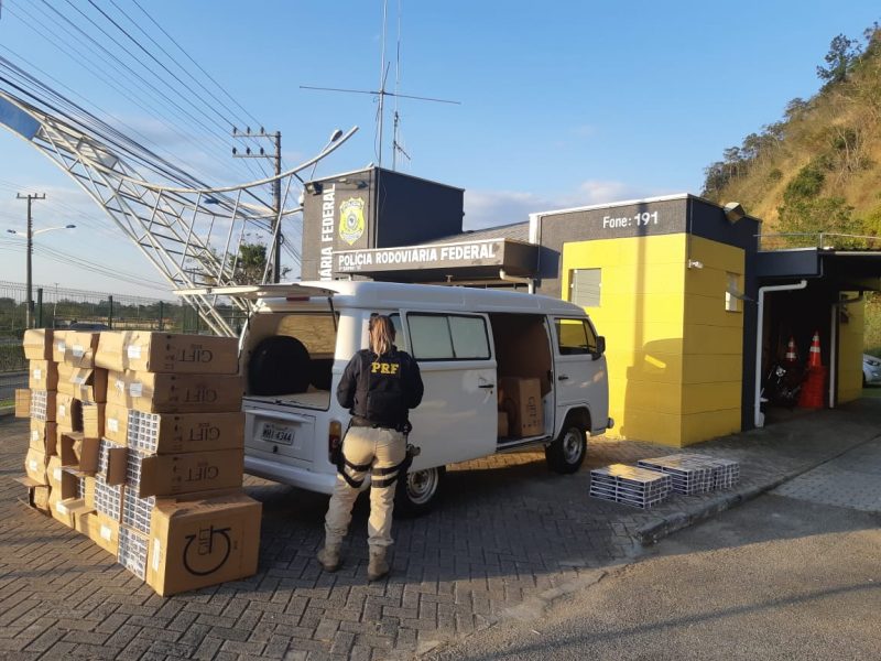 Material foi apreendido e motorista preso pela PRF – Foto: PRF/Divulga&ccedil;&atilde;o/ND