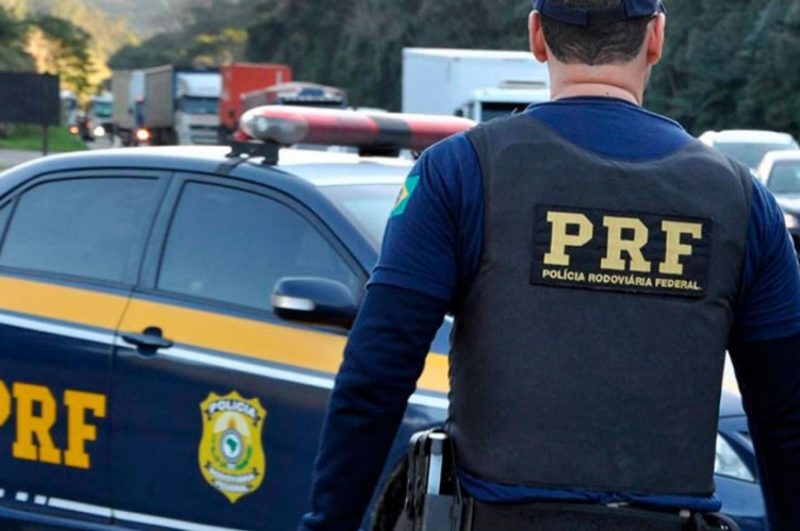 At&eacute; ent&atilde;o, tr&acirc;nsito t&iacute;pico de fim de ano tem ocorrido de forma pulverizada. A PRF avalia que o movimento deve se intensificar na v&eacute;spera do R&eacute;veillon – Foto: Arquivo/PRF/Divulga&ccedil;&atilde;o/ND