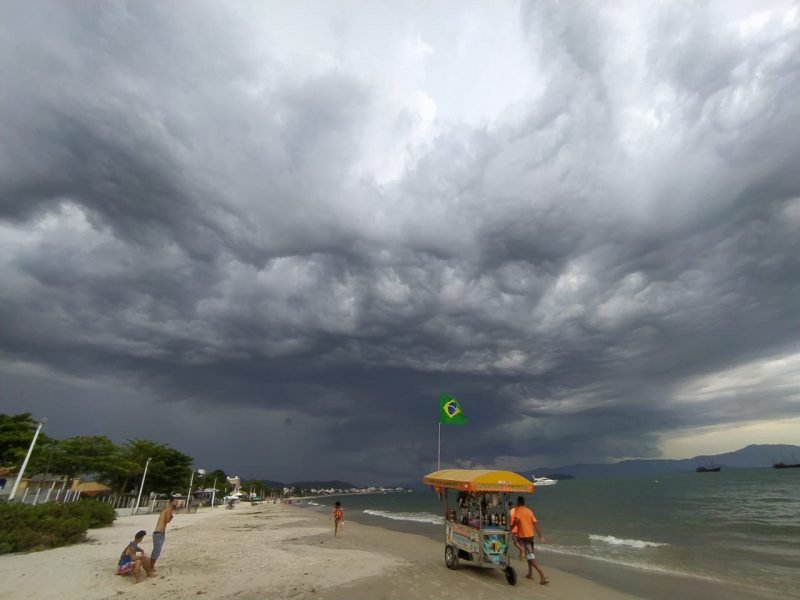 Após quase 40°C, temporal se aproxima de Florianópolis &#8211; Foto: Divulgação/ND