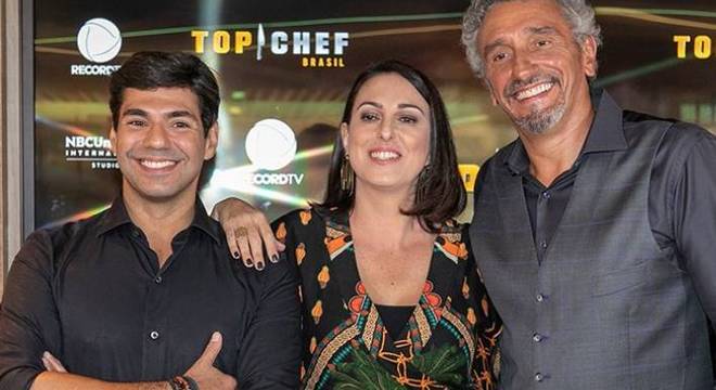 Felipe Bronze e os jurados Ailin Aleixo e Emmanuel Bassoleil – Foto: Reprodu&ccedil;&atilde;o/Twitter