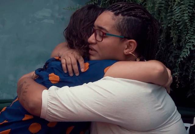 Bia e Taty fizeram as pazes ap&oacute;s discuss&otilde;es no Teste de Fogo – Foto: Reprodu&ccedil;&atilde;o/Record TV