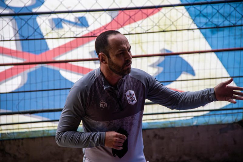 Mois&eacute;s Egert, treinador do Marinheiro – Foto: Bruno Golembiewski / Marc&iacute;lio Dias