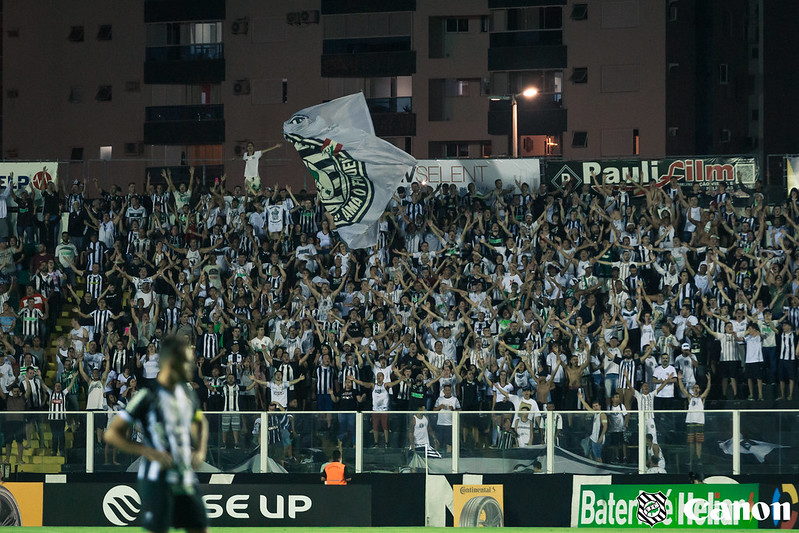 Torcida do Figueirense faz a festa no estádio Orlando Scarpelli &#8211; Foto: Patrick Floriani/FFC/divulgação