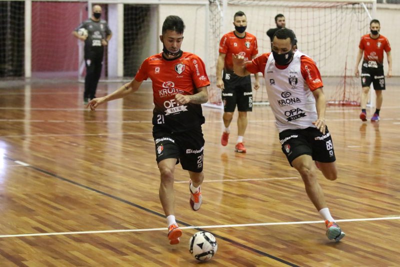 Com gols de Caio, Renatinho e Xuxa, JEC Futsal vence amistoso contra o  Carlos Barbosa, futsal