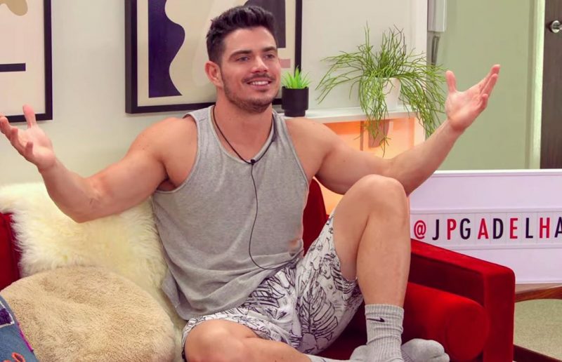 JP Gadêlha – Ex-participante do reality da Netflix, The Circle Brasil, o bombeiro costuma se posicionar politicamente no Twitter – Foto: Reprodução/Instagram