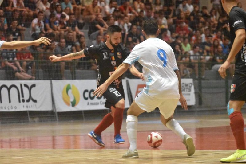 Com gols de Caio, Renatinho e Xuxa, JEC Futsal vence amistoso contra o  Carlos Barbosa, futsal