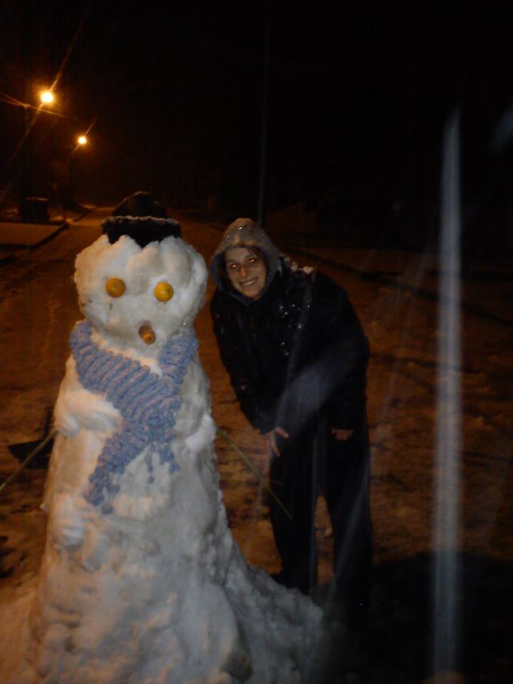 Os moradores inclusive aproveitaram o momento para fazer os tradicionais bonecos de neve  - Katiele Cardoso/Arquivo/ND