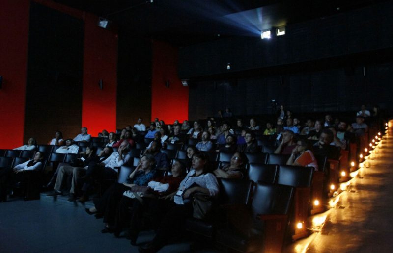 Prêmio Catarinense de Cinema 2024 prorroga inscrições até 30 de setembro . Na imagem, uma sala de cinema