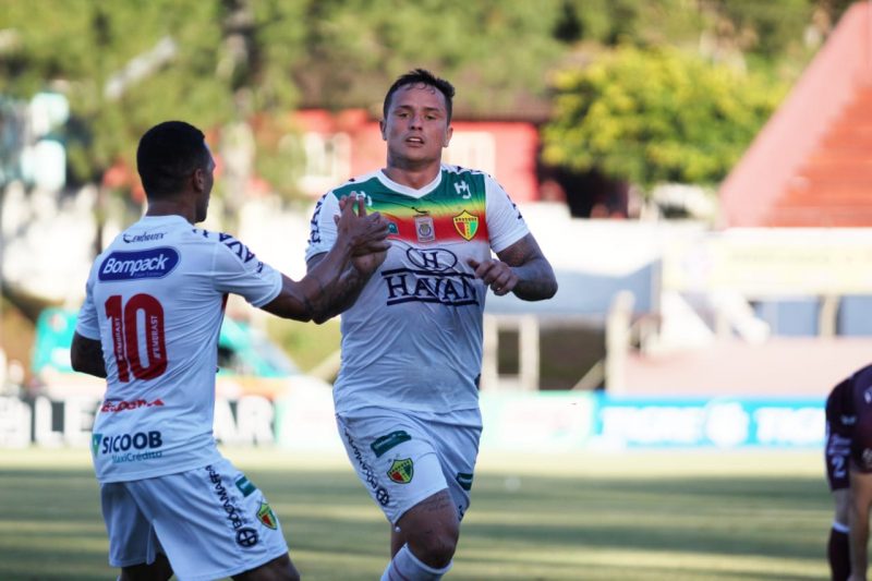 Brusque, do artilheiro Edu, venceu o duelo por 3 a 2 – Foto: Lucas Gabriel Cardoso/Brusque FC/Divulga&ccedil;&atilde;o/ND