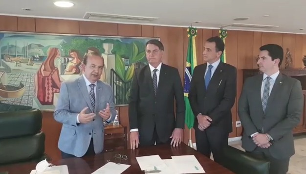 O senador Jorginho Mello (PL) em encontro com o presidente Jair Bolsonaro em Brasília – Foto: Reprodução/Twitter Jorginho Mello