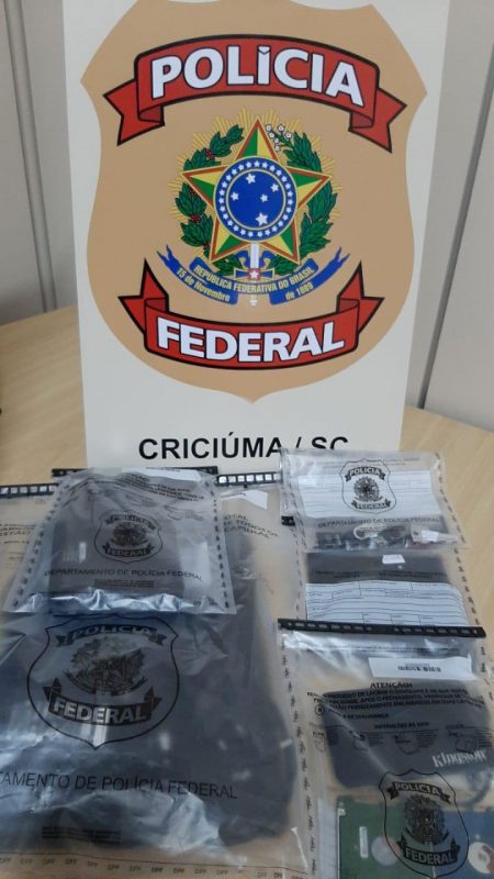 Equipamentos eletr&ocirc;nicos apreendidos em Ararangu&aacute; – Foto: PF/ND