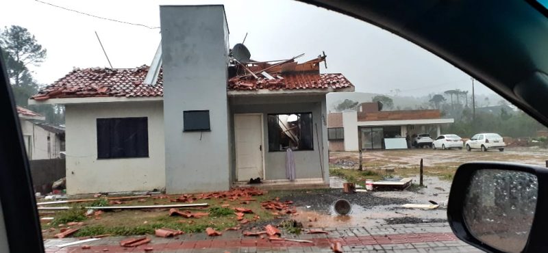 Tornado deixa estragos em &Aacute;gua Doce, Meio-Oeste de SC – Foto: Redes Sociais/Divulga&ccedil;&atilde;o/ND