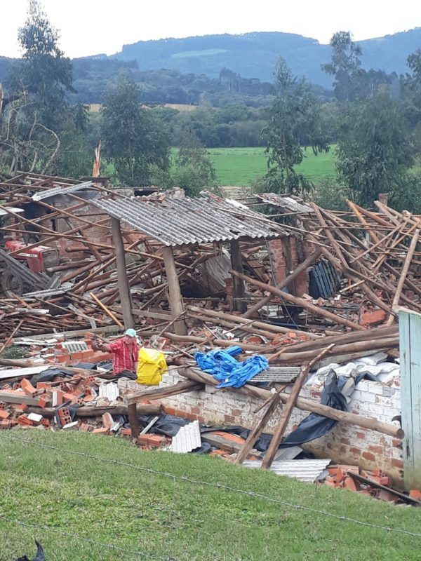 A Prefeitura também deve decretar nesta segunda-feira situação de emergência – Foto: Prefeitura de Irineópolis/Divulgação