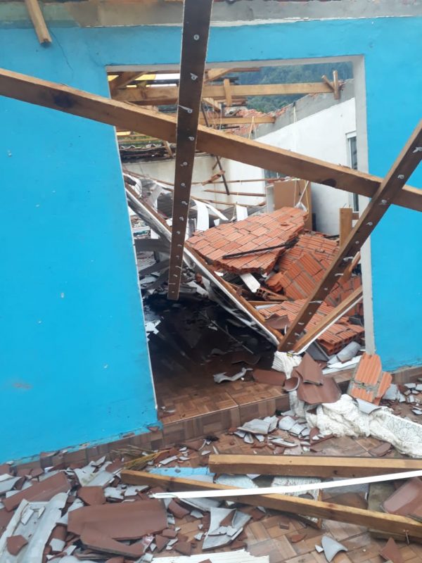 O tornado atingiu as localidades de Rio Vermelho, Rio Branco e Boa Vista, e causou pânico nos moradores – Foto: Prefeitura de Irineópolis/Divulgação