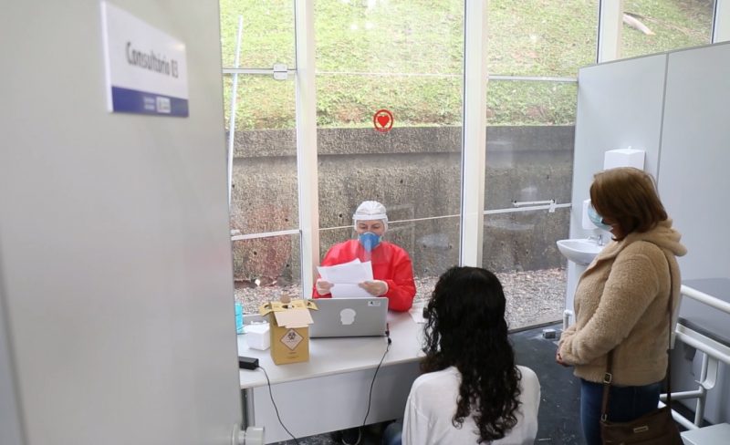 Usu&aacute;rios passar&atilde;o pelo acolhimento (triagem) antes da consulta m&eacute;dica – Foto: Rog&eacute;rio da Silva/Divulga&ccedil;&atilde;o ND