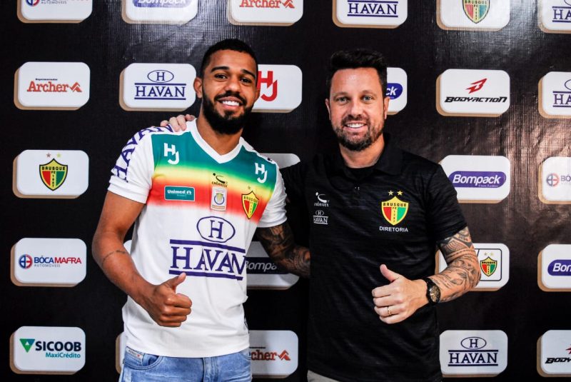 Brusque anunciou dois atacantes nesta segunda-feira (17): Jefferson Renan, que ajudou na campanha do acesso à Série C, em 2019, além de Geovane Itinga, um dos artilheiros do Juventus no estadual, com 4 gols – Foto: Jefferson Alves/Brusque FC/divulgação
