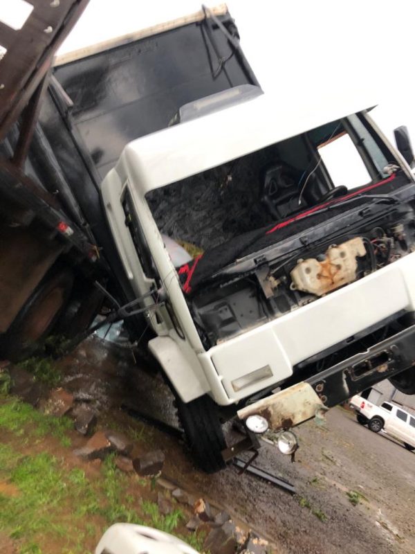 Caminhão de Elias ficou destruído &#8211; Foto: Elias Piovezan Junior/Divulgação
