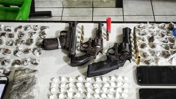 Quatro pessoas s&atilde;o presas em opera&ccedil;&atilde;o da Pol&iacute;cia Militar em Blumenau – Foto: Divulga&ccedil;&atilde;o/Comunica&ccedil;&atilde;o do 10&ordm; BPM