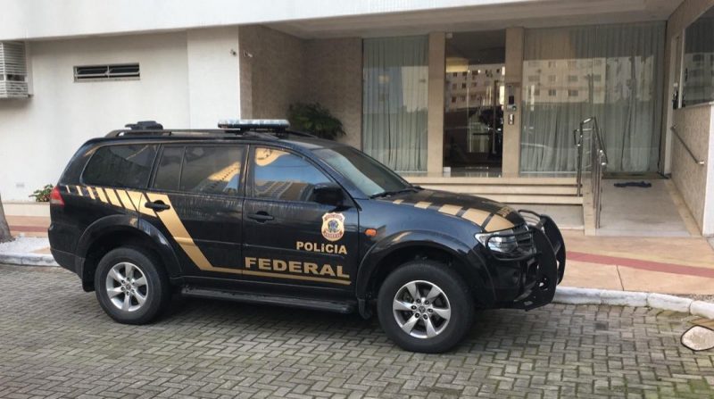 Suspeitos de lavagem de dinheiro de tr&aacute;fico de drogas s&atilde;o presos em Balne&aacute;rio Cambori&uacute; – Foto: Jader Liberal/NDTV