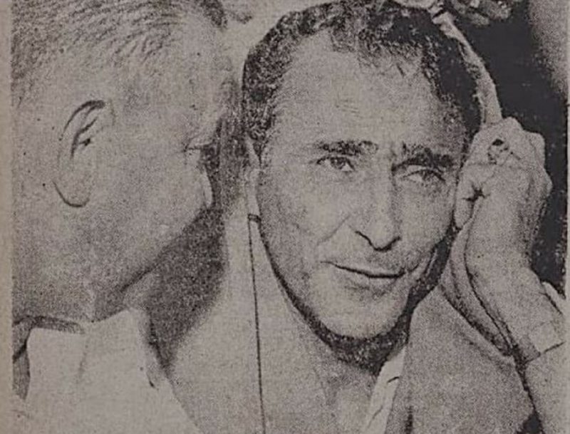 Ap&oacute;s o sucesso do estado de Santa Catarina no Campeonato Brasileiro de Sele&ccedil;&otilde;es Estaduais de 1959, o ex-ponta Saul Oliveira, o Saulzinho, concede entrevista para um jornalista local. Os catarinenses eliminaram sele&ccedil;&atilde;o ga&uacute;cha com duas vit&oacute;rias: 4 x 2 em Florian&oacute;polis e 2 x 0 em Porto Alegre. Na chegada em Florian&oacute;polis, foram recepcionados pela torcida na pra&ccedil;a 15. – Foto: Acervo Jornal O Estado/ND