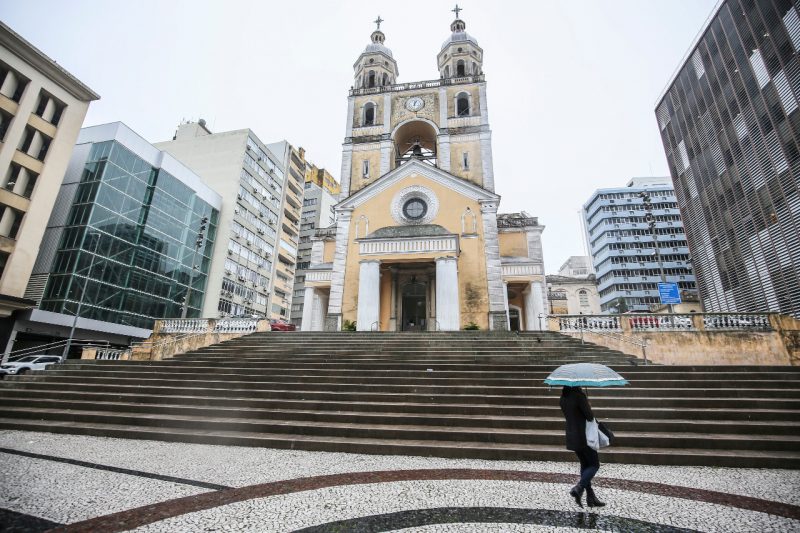 Previs&atilde;o &eacute; de tempo chuvoso na maioria das regi&otilde;es catarinenses – Foto: Anderson Coelho/ND