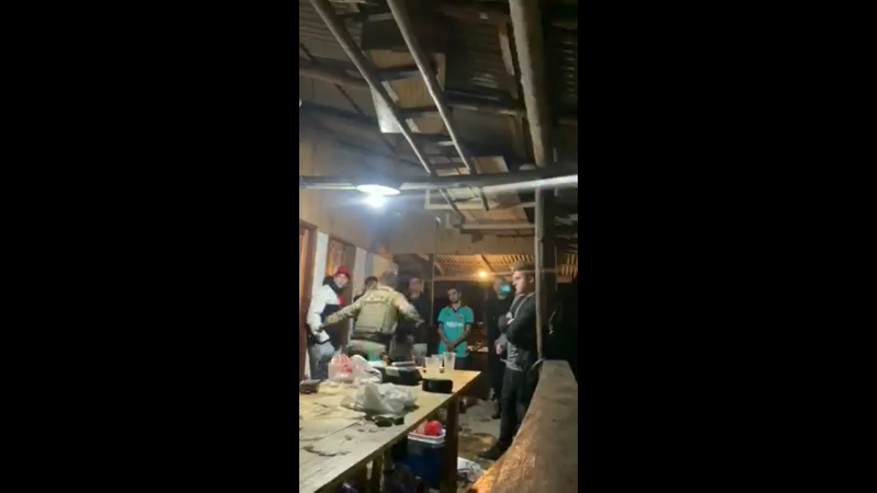 Agress&atilde;o de PMs a pessoas reunidas em festa em Guabiruba ser&aacute; apurada – Foto: Reprodu&ccedil;&atilde;o/Facebook