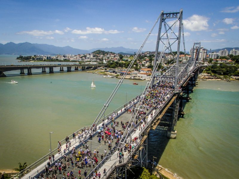 Catarinenses visitam Ponte Hercílio Luz após inauguração &#8211; Foto: Flávio Tin/Arquivo/ND
