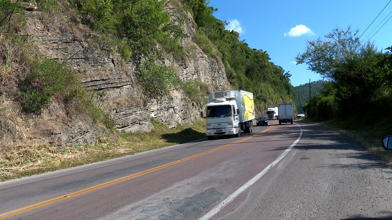 Mais um acidente com morte foi registrado na BR-470. Na imagem, trecho da rodovia que passa pela cidade de Ibirama, onde um ciclista morreu após possivelmente ter sido atingido por um veículo. – Foto: Reprodução/NDTV